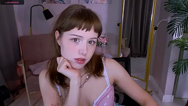 Jenny miu online show from April 20, 2026, 1:45 pm