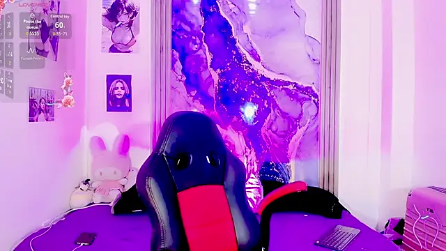 blonde queen- online show from July 27, 2026, 7:43 pm