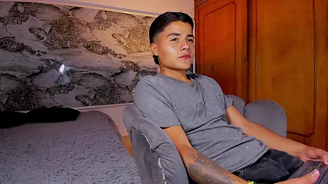 Liam Dustin online show from April 28, 2026, 8:46 pm