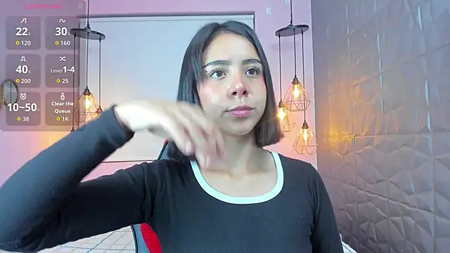 Snapshot of Magic_oliviah chatting on June 3, 2026, 1:01 pm Magic oliviah online show from June 3, 2026, 1:01 pm