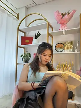 Xiaoxiao-y online show from April 29, 2026, 7:45 am
