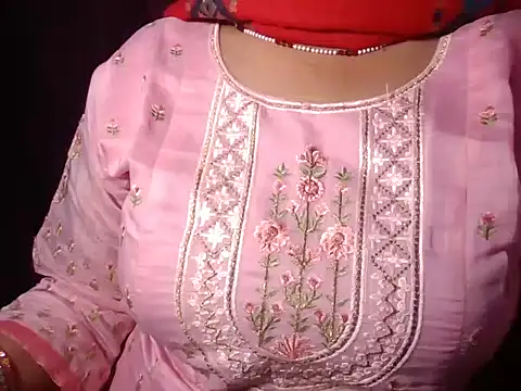 Jeenat Kaur1 online show from March 21, 2026, 4:57 am