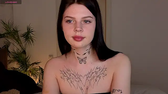 ButterflyElina online show from March 18, 2026, 9:15 pm