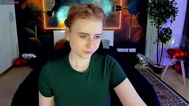 Shiny Liss online show from May 19, 2026, 1:43 am