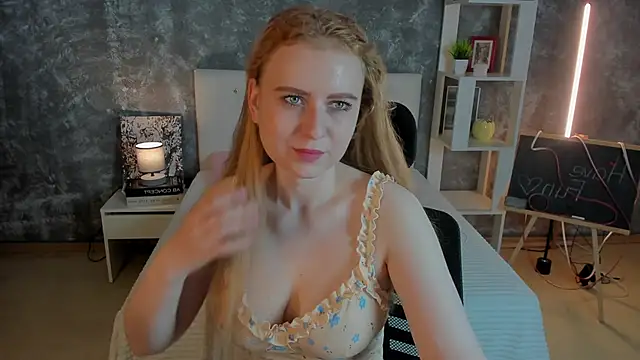 Shiny Liss online show from June 12, 2026, 1:36 am