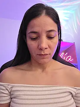miaeyex online show from July 21, 2026, 12:06 pm