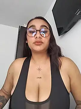 Mia skyy18 online show from July 15, 2026, 4:58 pm