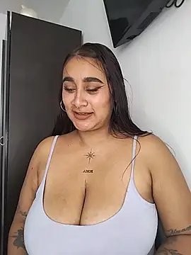Mia skyy18 online show from August 6, 2026, 8:26 pm
