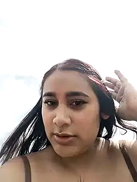 Mia skyy18 online show from June 24, 2026, 6:06 pm