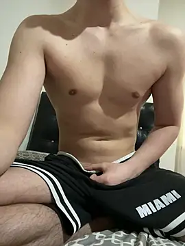 Snapshot of muscleboy4 chatting on April 5, 2026, 9:27 am muscleboy4 online show from April 5, 2026, 9:27 am