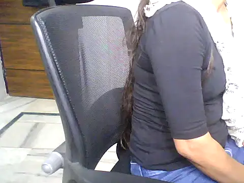 Sonam1186 online show from April 17, 2026, 4:37 am