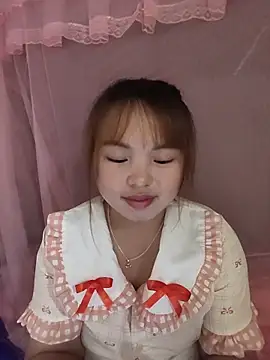 Mina xYx online show from June 10, 2026, 4:52 pm