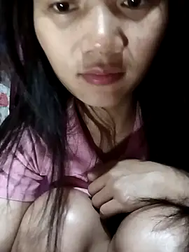 emmasexy2k online show from April 19, 2026, 12:33 am