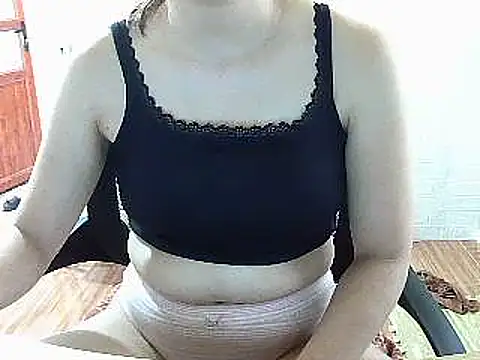 Snapshot of -Binana- chatting on August 6, 2026, 3:01 am -Binana- online show from August 6, 2026, 3:01 am