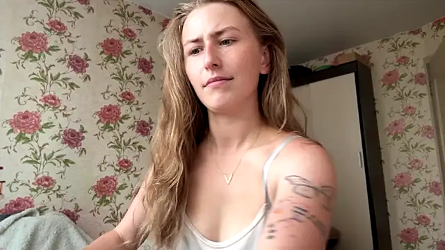 Snapshot of MissAnneli chatting on July 22, 2026, 9:33 am MissAnneli online show from July 22, 2026, 9:33 am