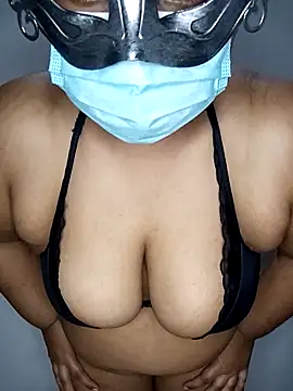 whitechubby07 online show from April 24, 2026, 3:47 pm