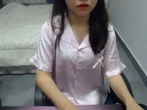 Snapshot of Aly_babe19y chatting on March 17, 2026, 2:58 am Aly babe19y online show from March 17, 2026, 2:58 am