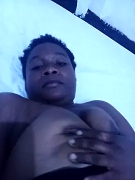 little babe  online show from March 17, 2026, 9:40 pm