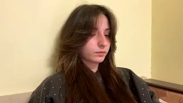 sakuraabloom7 online show from May 7, 2026, 5:49 pm