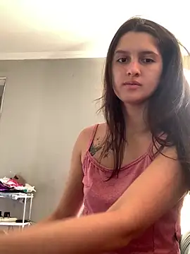 thaisssm online show from March 17, 2026, 5:49 pm