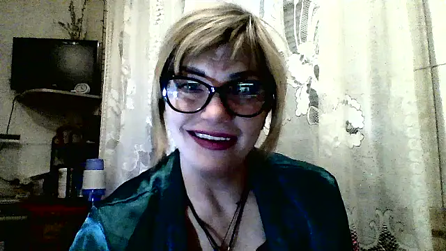 Lia Rayss online show from March 17, 2026, 9:18 pm