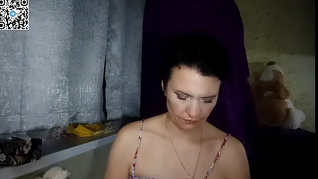 HotMamaQueen234 online show from June 17, 2026, 11:47 pm