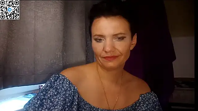 HotMamaQueen234 online show from July 1, 2026, 11:54 am