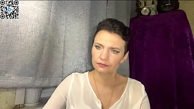 HotMamaQueen234 online show from May 25, 2026, 9:02 pm