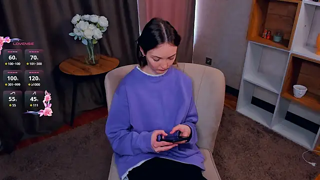 Snapshot of JulieChesnut chatting on March 17, 2026, 7:22 am JulieChesnut online show from March 17, 2026, 7:22 am