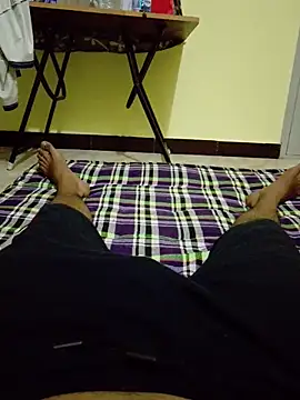 horny techie online show from April 9, 2026, 8:04 pm