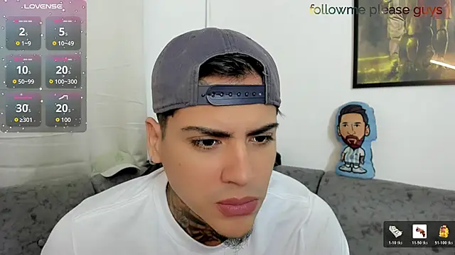 sweetlatinoboy online show from June 9, 2026, 12:06 pm