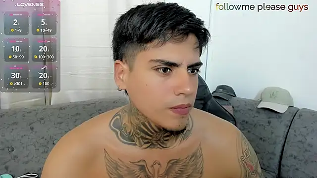 sweetlatinoboy online show from August 3, 2026, 9:52 pm