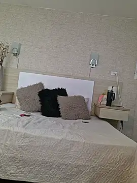 Scarlet Evanss  online show from July 19, 2026, 7:32 pm