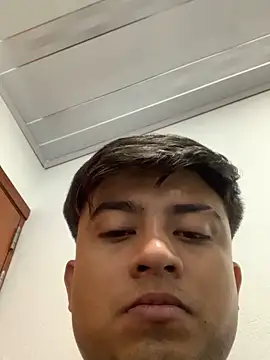 parolo22 online show from May 10, 2026, 8:18 am