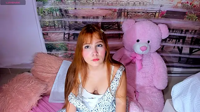 little doll18  online show from June 10, 2026, 7:48 pm