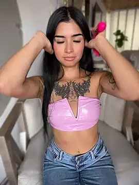 Shalom pink18 online show from April 22, 2026, 5:53 pm