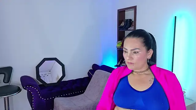 Scarlet Hiit online show from July 9, 2026, 4:24 am