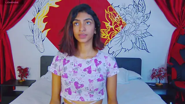 Hottie Veronica online show from May 3, 2026, 5:38 pm