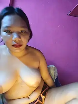 Snapshot of Sweet_Disteen chatting on August 3, 2026, 11:42 pm Sweet Disteen online show from August 3, 2026, 11:42 pm