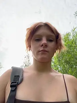 NinaParri online show from July 30, 2026, 4:22 am