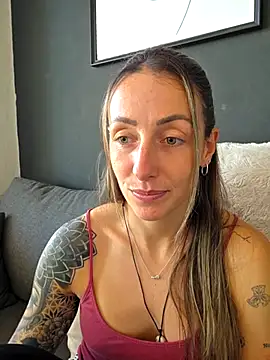 NicoleKaiser online show from April 30, 2026, 8:10 am