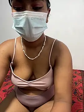 honeyi babe online show from June 19, 2026, 7:47 am