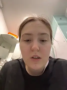 charmingggirl online show from April 7, 2026, 7:54 am