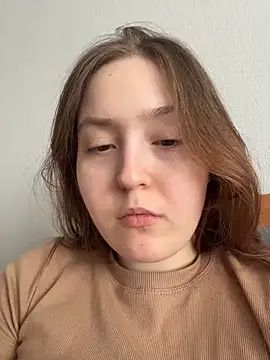 charmingggirl online show from April 11, 2026, 1:15 pm