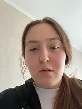 charmingggirl online show from April 10, 2026, 10:55 am