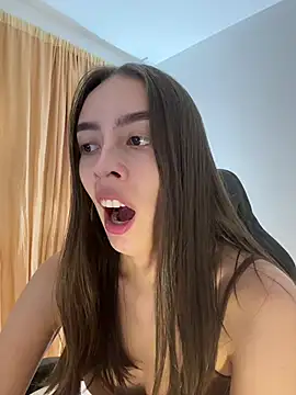 Lauren Storm online show from July 23, 2026, 4:32 am
