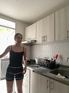 Lauren Storm online show from July 30, 2026, 6:07 pm