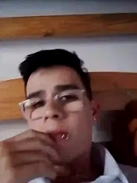 andresitonwn online show from June 16, 2026, 6:52 pm