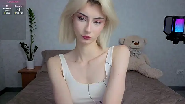 Snapshot of kittysocutie chatting on June 11, 2026, 2:53 am kittysocutie online show from June 11, 2026, 2:53 am