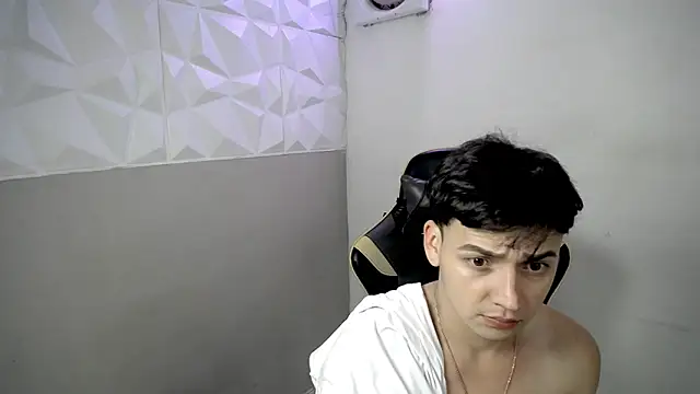 Mathias twinkk online show from May 31, 2026, 4:40 am